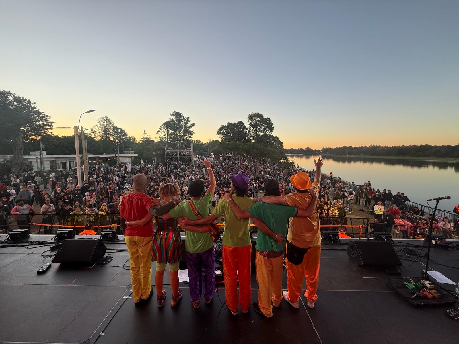 Frutas Planetas en vivo